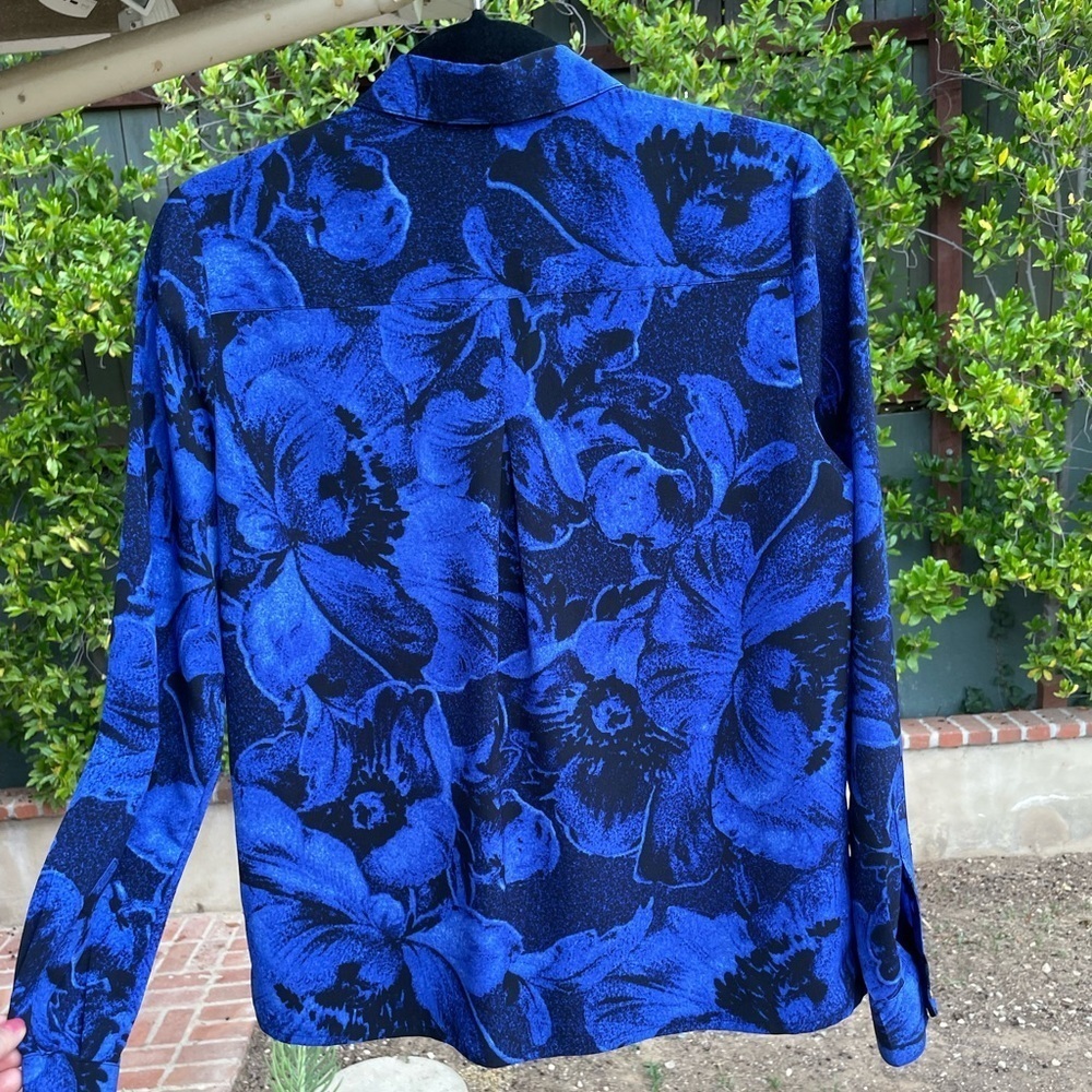 Ellen Tracy button down - Picture 2 of 5